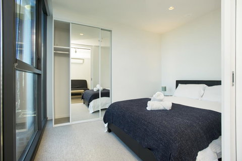 Mono Apartments On La Trobe Street - Accommodation Burleigh 14