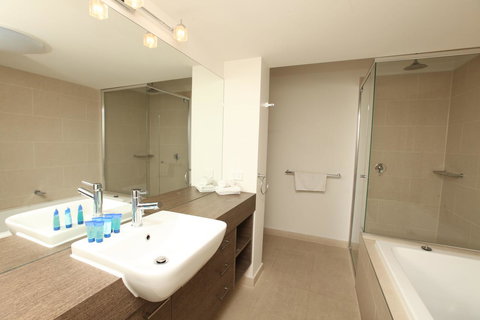 7 Falls Apartments - Accommodation Burleigh 1