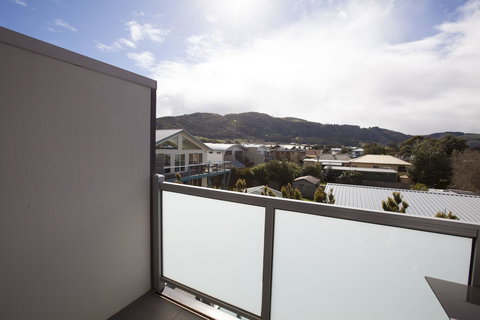 7 Falls Apartments - Accommodation Burleigh 2
