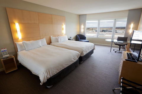 PARKROYAL Melbourne Airport - Accommodation Burleigh 34