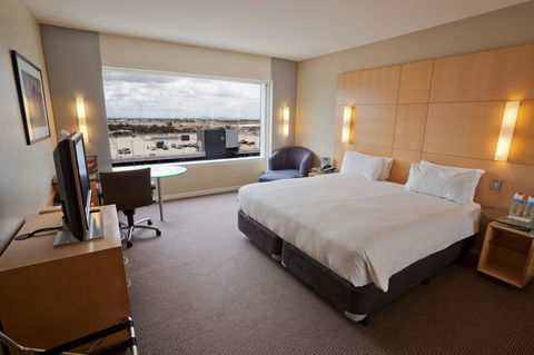 PARKROYAL Melbourne Airport - Accommodation Burleigh 32