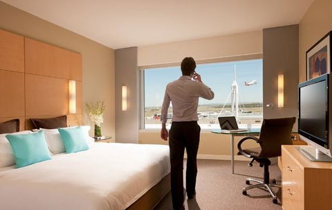 PARKROYAL Melbourne Airport - Accommodation Burleigh 40