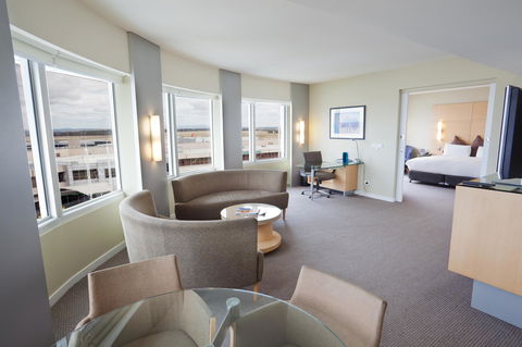 PARKROYAL Melbourne Airport - Accommodation Burleigh 30