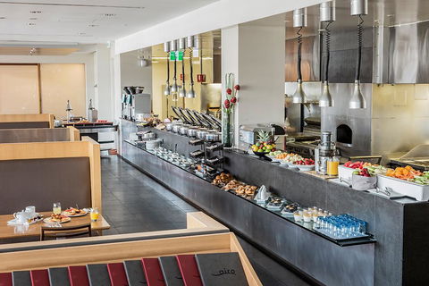 PARKROYAL Melbourne Airport - Accommodation Burleigh 7