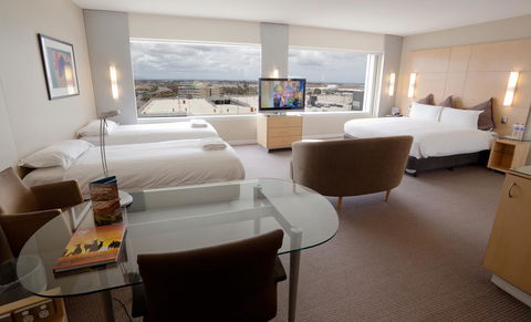 PARKROYAL Melbourne Airport - Accommodation Burleigh 24