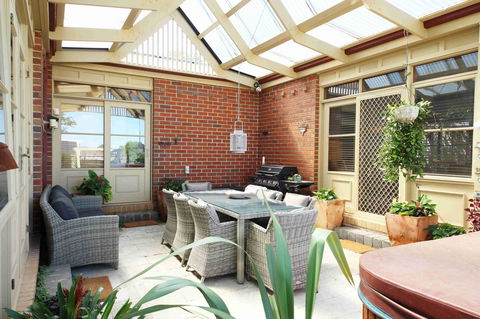 Oxford Rise Apartment - Accommodation Burleigh 15