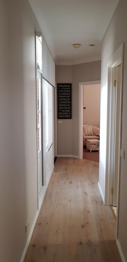 Oxford Rise Apartment - Accommodation Burleigh 8