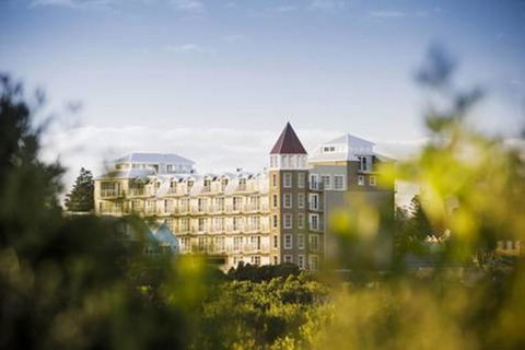 Deep Blue Hotel & Hot Springs - Accommodation Burleigh 0
