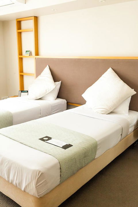 Deep Blue Hotel & Hot Springs - Accommodation Burleigh 17