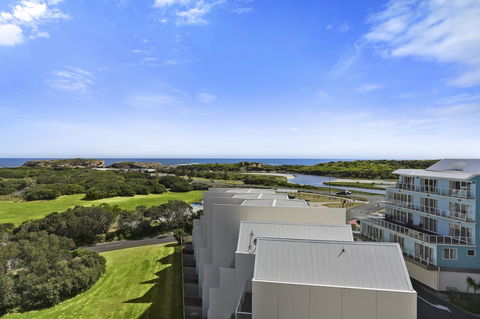 Deep Blue Hotel & Hot Springs - Accommodation Burleigh 34