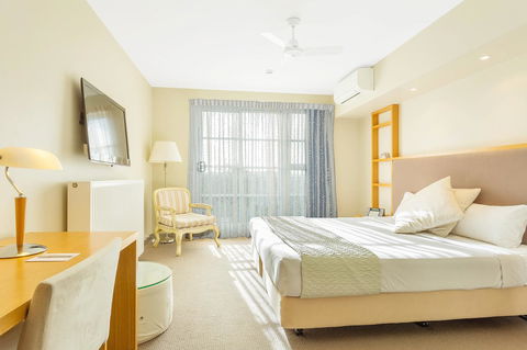 Deep Blue Hotel & Hot Springs - Accommodation Burleigh 14