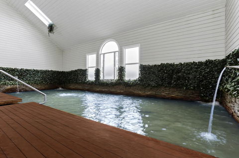 Deep Blue Hotel & Hot Springs - Accommodation Burleigh 12