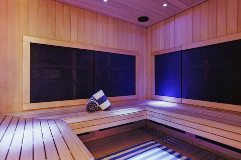 Deep Blue Hotel & Hot Springs - Accommodation Burleigh 15