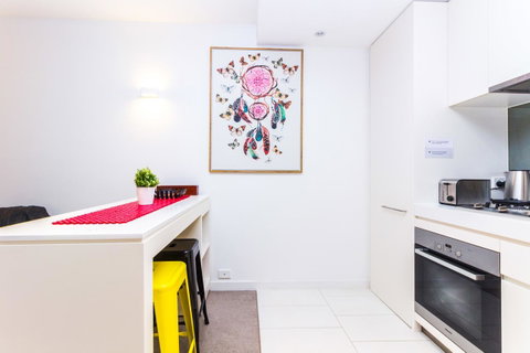 Stay Like Home - Accommodation Burleigh 8