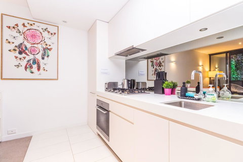 Stay Like Home - Accommodation Burleigh 9