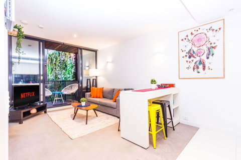 Stay Like Home - Accommodation Burleigh 16