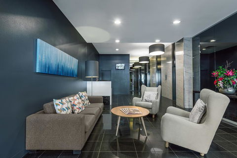 Mantra 100 Exhibition - Accommodation Burleigh 3