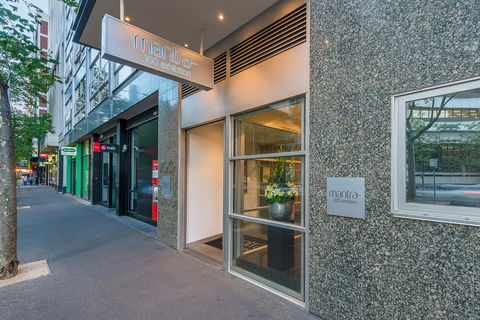 Mantra 100 Exhibition - Accommodation Burleigh 5