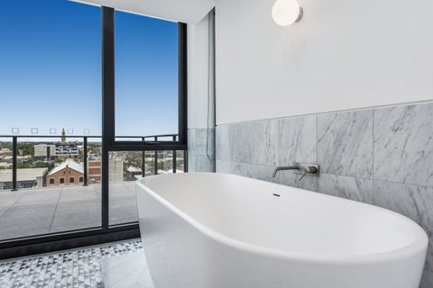 Melbourne City Apartments - Teri - Accommodation Burleigh 5