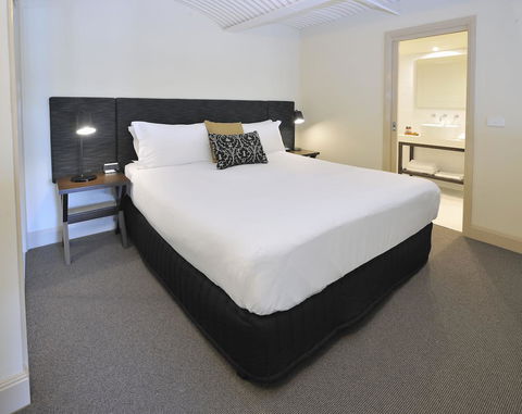 Grand Hotel Melbourne - Accommodation Burleigh 2