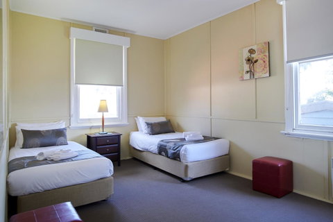 Amaroo Park - Accommodation Burleigh 5