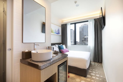 Ibis Melbourne Central - Accommodation Burleigh 38