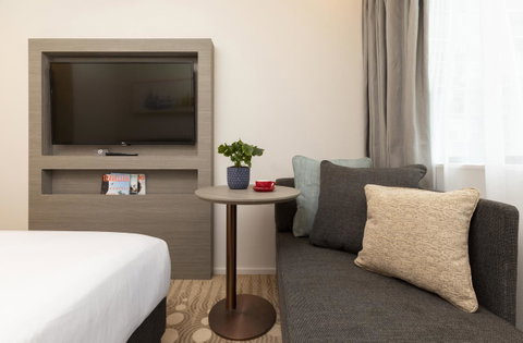 Ibis Melbourne Central - Accommodation Burleigh 42