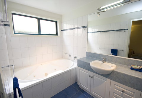 Anchorage Motel & Villas Lorne - Accommodation Burleigh 12