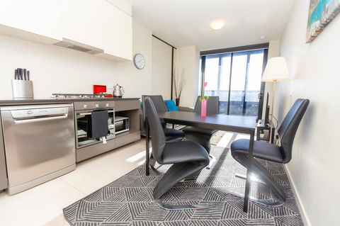 Melbourne SkyHigh Apartments - Accommodation Burleigh 8