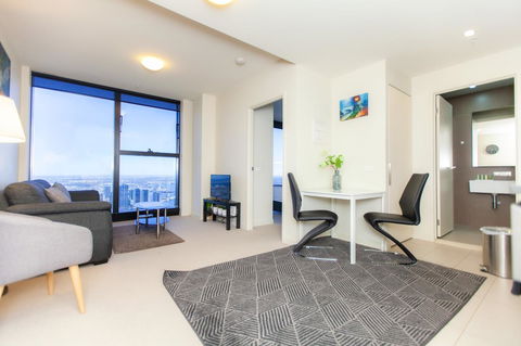 Melbourne SkyHigh Apartments - Accommodation Burleigh 5