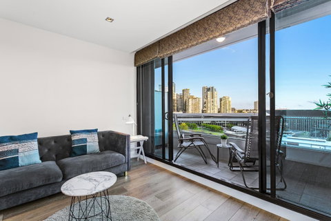 Waterfront Melbourne Apartments - Accommodation Burleigh 25