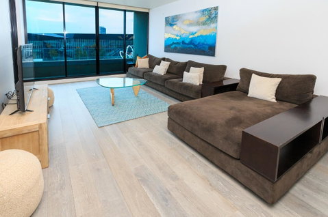 Waterfront Melbourne Apartments - Accommodation Burleigh 13