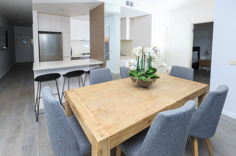 Waterfront Melbourne Apartments - Accommodation Burleigh 10