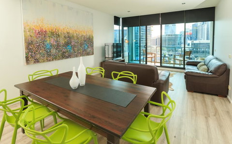 Waterfront Melbourne Apartments - Accommodation Burleigh 18