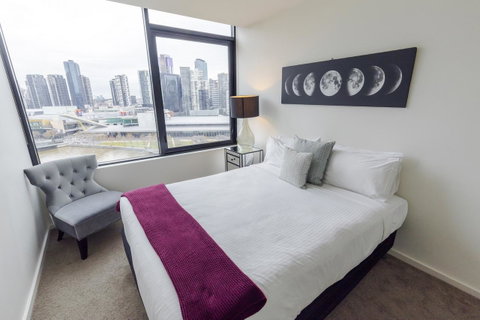 Waterfront Melbourne Apartments - Accommodation Burleigh 23