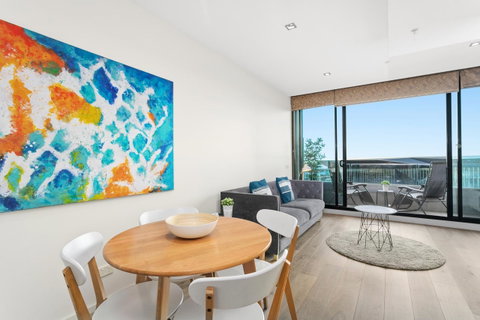 Waterfront Melbourne Apartments - Accommodation Burleigh 38
