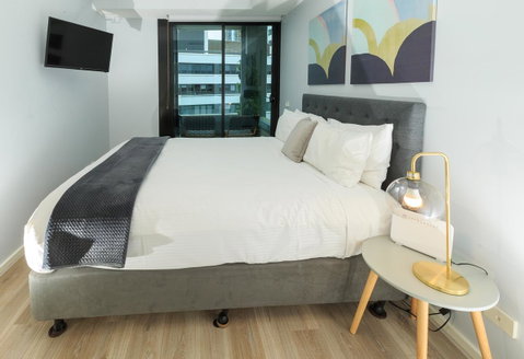 Waterfront Melbourne Apartments - Accommodation Burleigh 27