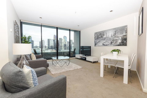 Waterfront Melbourne Apartments - Accommodation Burleigh 14