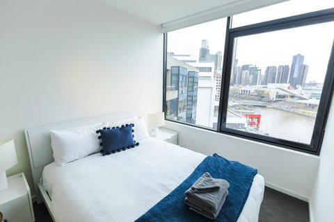 Waterfront Melbourne Apartments - Accommodation Burleigh 28