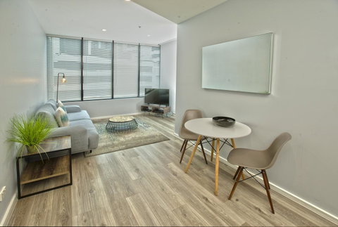 Waterfront Melbourne Apartments - Accommodation Burleigh 16