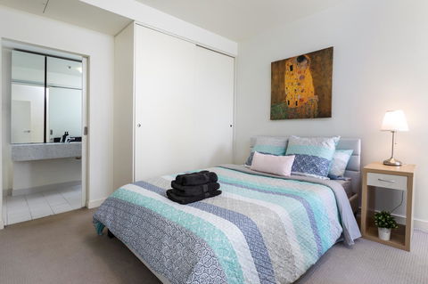 La Maison - Great View, Free Parking, Pool, Gym, Perfectly Located 2BR Apartment - Accommodation Burleigh 5