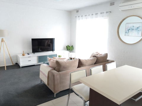 North Melbourne Retreat - Accommodation Burleigh 0