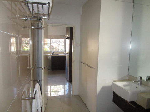 North Melbourne Retreat - Accommodation Burleigh 15