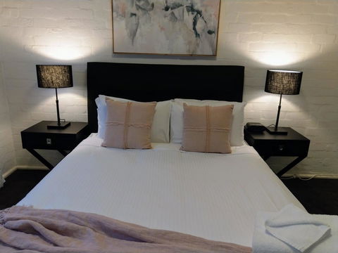 North Melbourne Retreat - Accommodation Burleigh 12