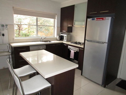 North Melbourne Retreat - Accommodation Burleigh 2