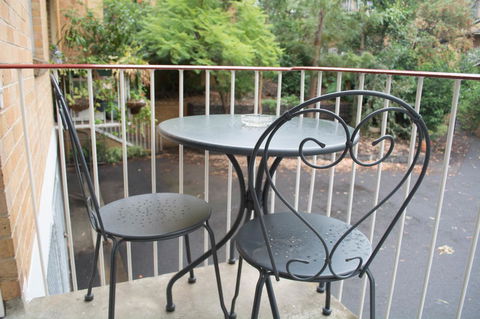 North Melbourne Retreat - Accommodation Burleigh 4