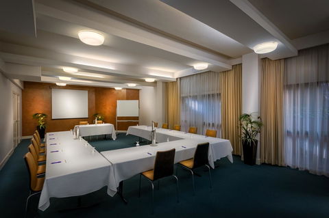 BEST WESTERN PLUS Travel Inn - Accommodation Burleigh 18