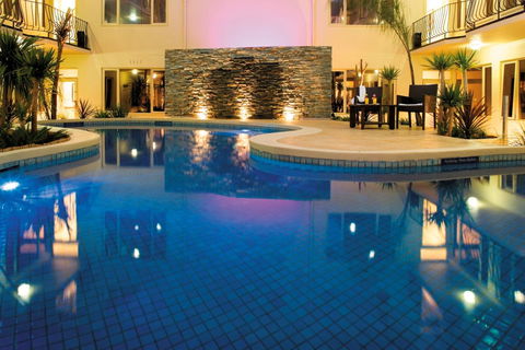 BEST WESTERN PLUS Travel Inn - Accommodation Burleigh 36