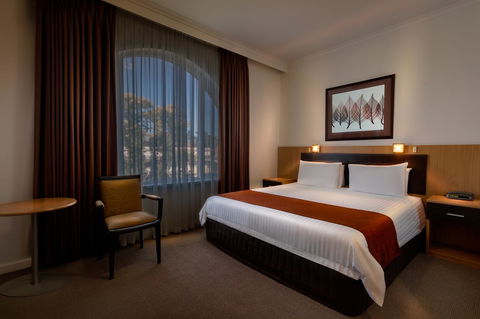BEST WESTERN PLUS Travel Inn - Accommodation Burleigh 24
