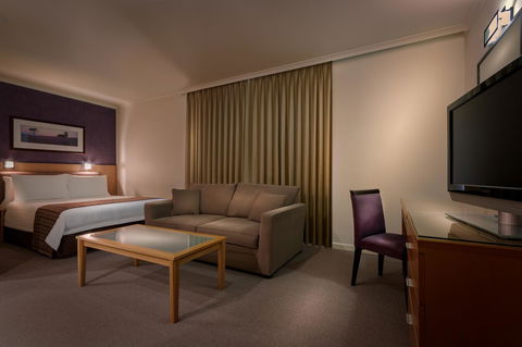 BEST WESTERN PLUS Travel Inn - Accommodation Burleigh 32